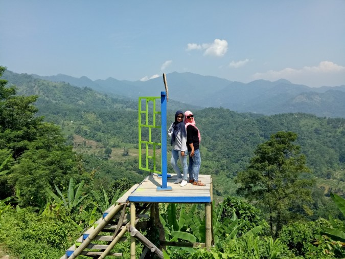 wisata puncak pinus karawang